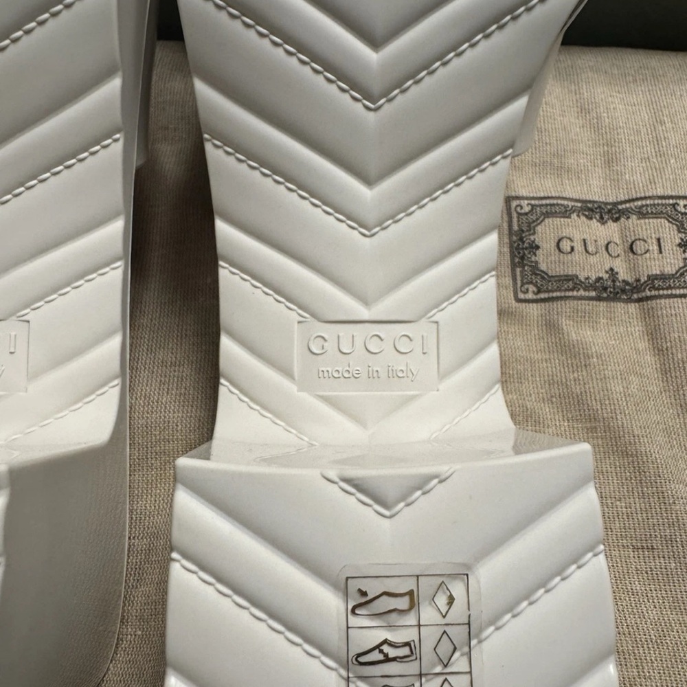 Gucci Cream Slide Sandals - Picture 8 of 9